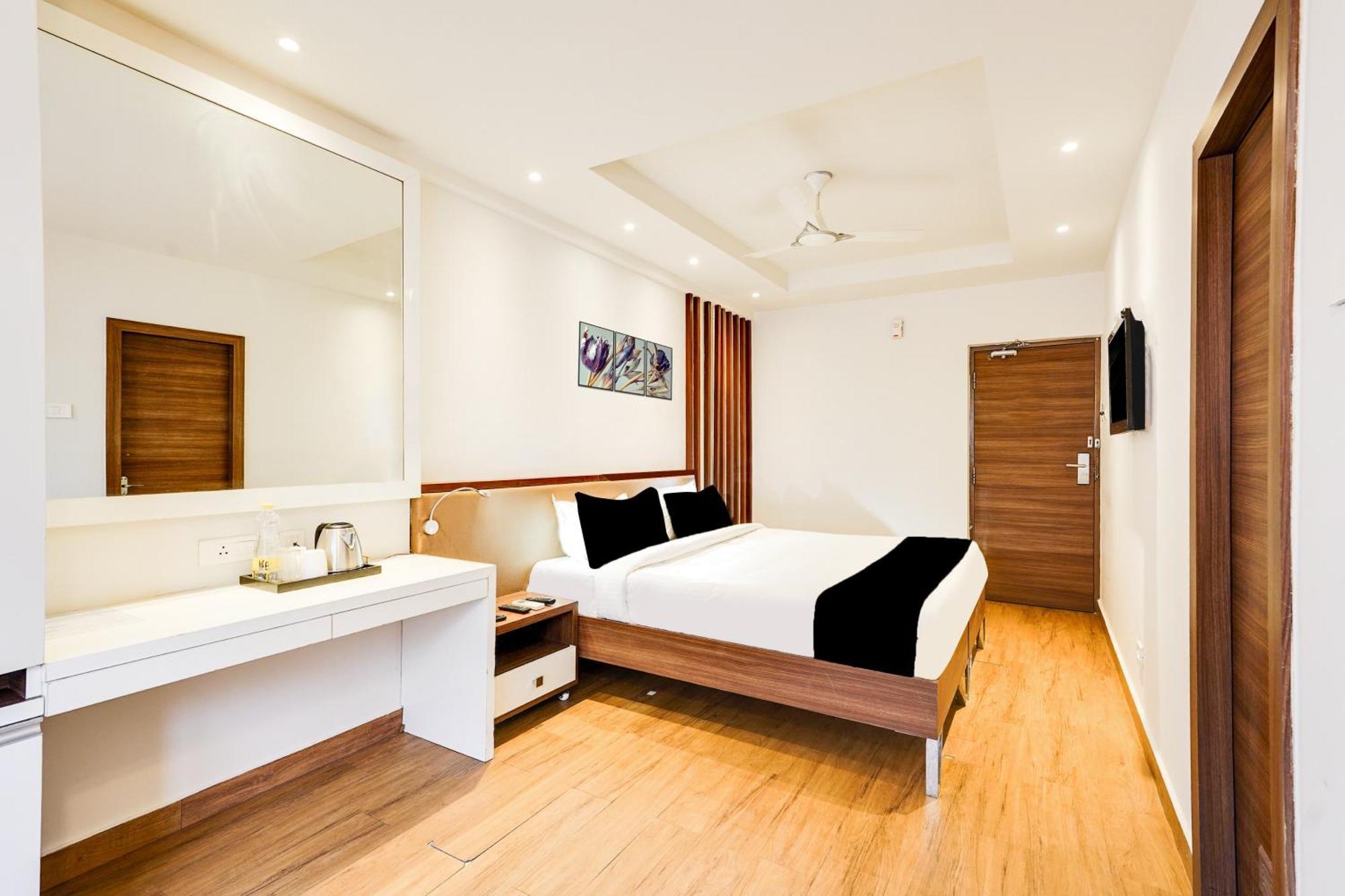 Super Townhouse Oak Kodambakkam Formerly Cine City Τσενάι Εξωτερικό φωτογραφία