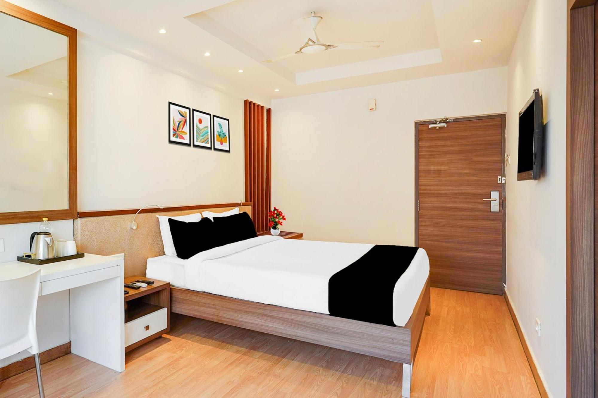 Super Townhouse Oak Kodambakkam Formerly Cine City Τσενάι Εξωτερικό φωτογραφία