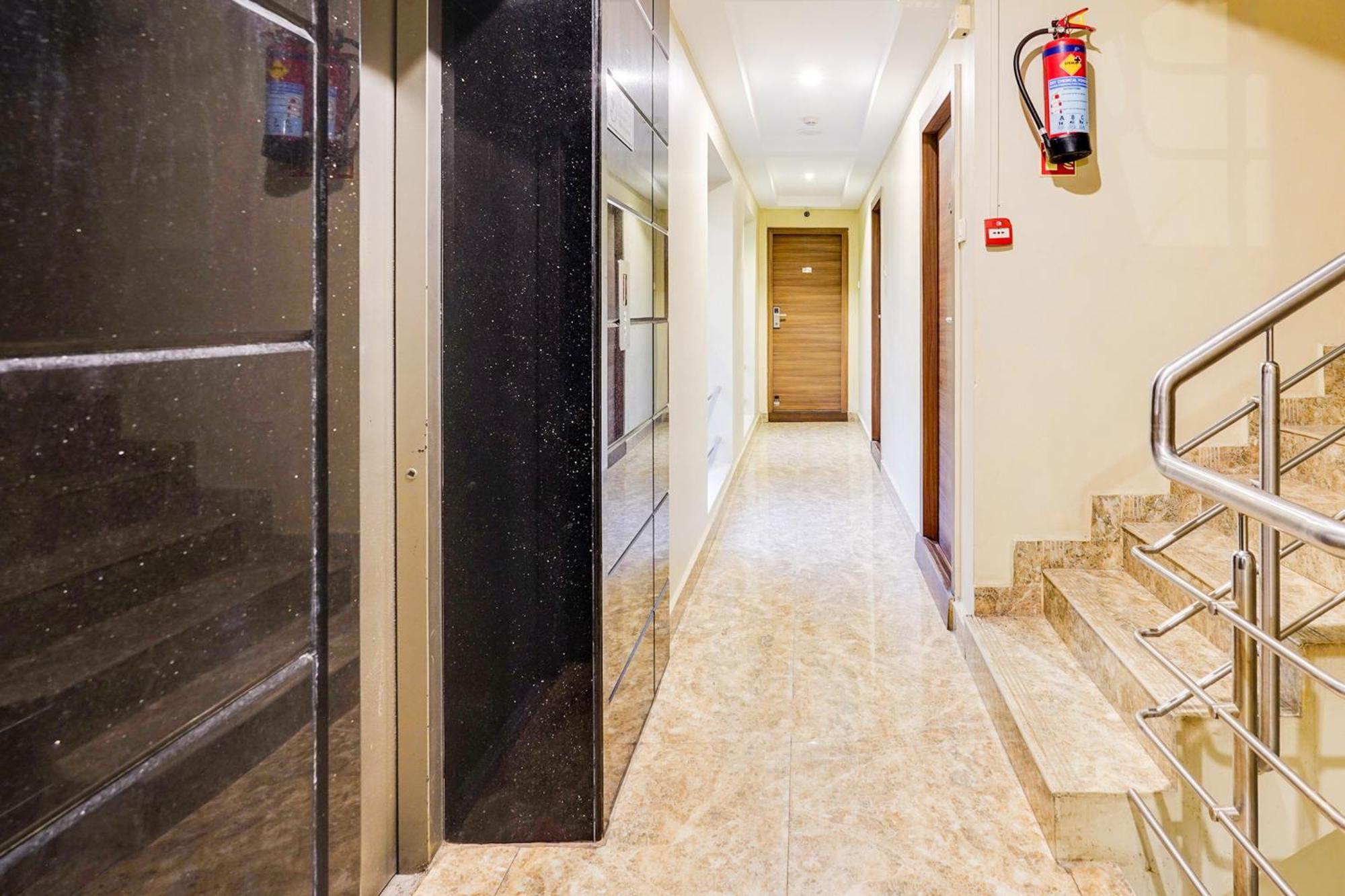 Super Townhouse Oak Kodambakkam Formerly Cine City Τσενάι Εξωτερικό φωτογραφία