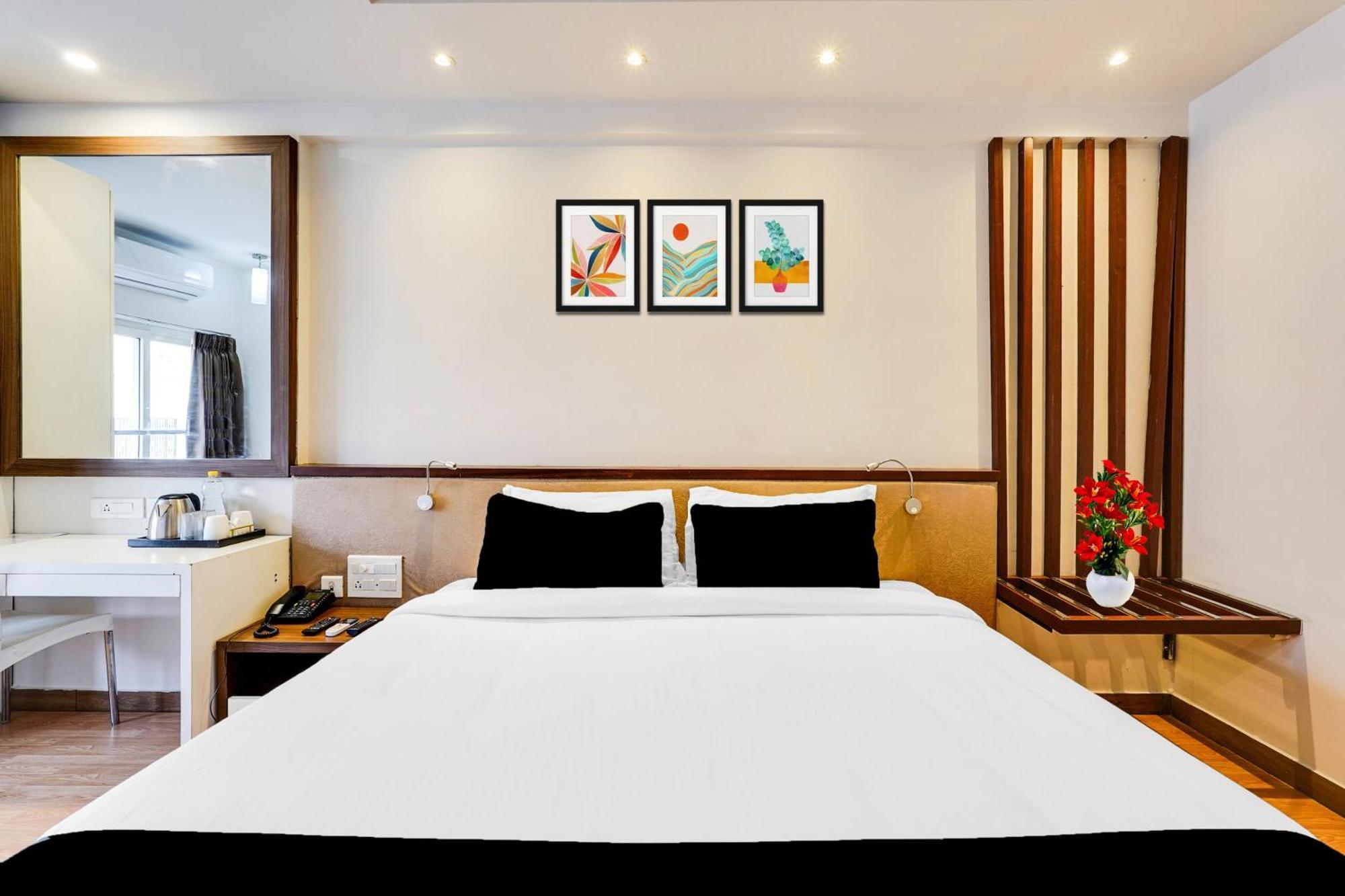 Super Townhouse Oak Kodambakkam Formerly Cine City Τσενάι Εξωτερικό φωτογραφία